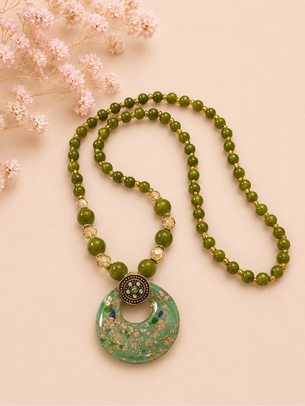Elegant Summer Green Beaded Pendant Necklace